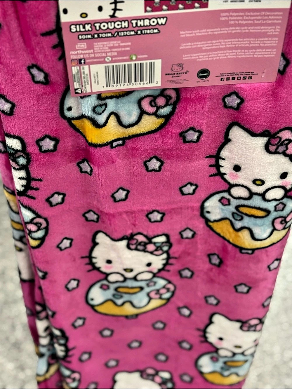 Sanrio Hello Kitty Throw Pink blanket NWT